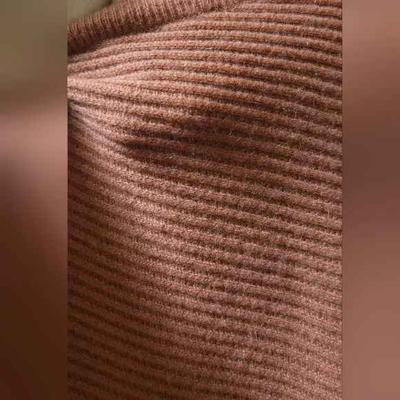 EUC Garnet Hill Angled Rib Cashmere Sweater Size Medium - Picture 6 of 9